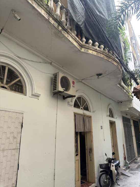 MẶT TIỀN RỘNG HIẾM CÓ 11M – ĐẤT ĐƯỢC NHÀ NƯỚC PHÂN – TRUNG TÂM CẦU GIẤY – ĐẦY ĐỦ GIẤY TỜ_ 2 TẦNG –