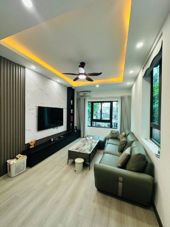 HIẾM CÓ! NHÀ PHÂN LÔ NGUYỄN VĂN CỪ – Ô TÔ TRÁNH – VỈA HÈ – KINH DOANH ĐỈNH – GIÁ CỰC TỐT!