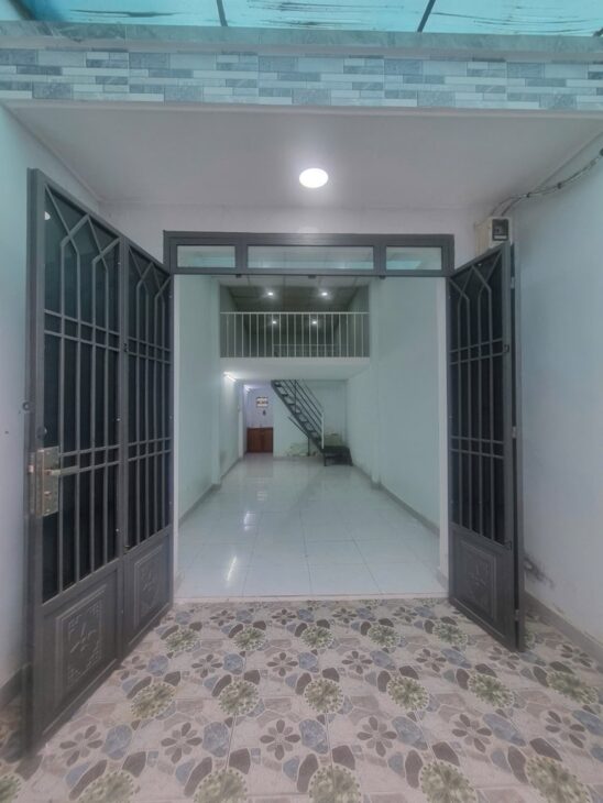 HẺM XE HƠI THẲNG MỘT TRỤC PHAN VĂN HÙM – ~ 35m2 – 2 TẦNG – NGAY TRUNG TÂM ẨM THỰC SONG HÀNH – GIÁ