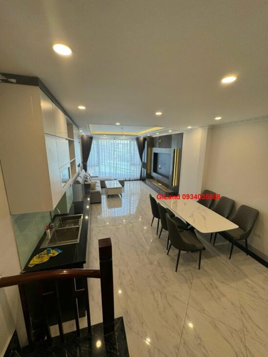 Bán nhà 6 tầng Nguyễn Văn Linh – Long Biên nở hậu, 40/45m²,