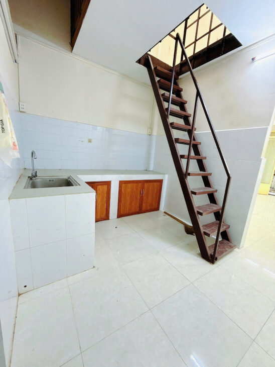 Nhà 2 tầng nở hậu hẻm thẳng Dương Bá Trạc P.Chánh Hưng. Giá 4,18 tỷ TL