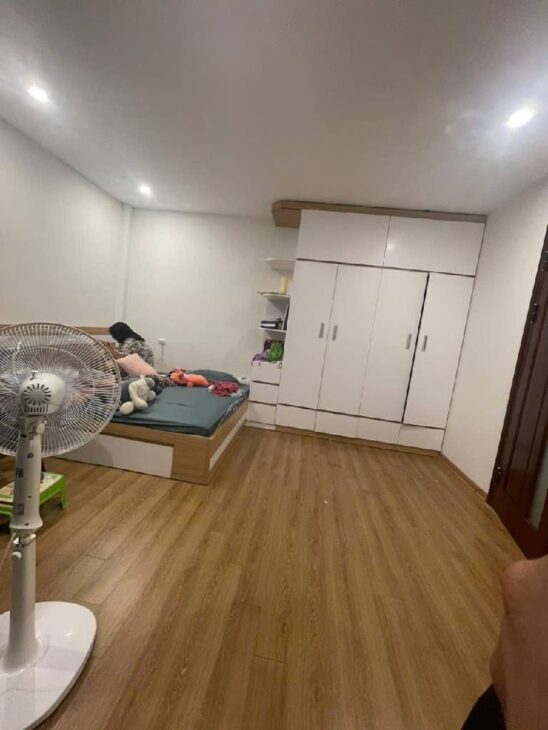 Bán nhà Ngọc Lâm- Long Biên 32m- nhỉnh 6 tỷ ( TL)