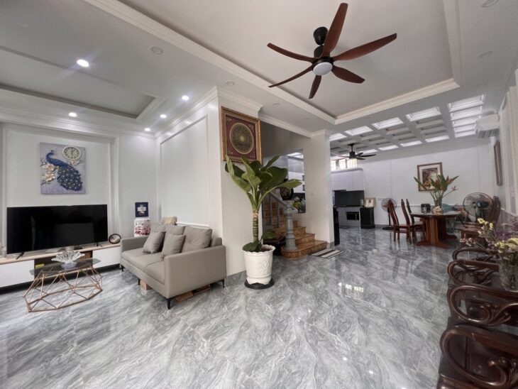 PHỐ HOA LÂM,LONG BIÊN 18tỷ 130m,NHÀ ĐẸP XÂY Ở KIÊN CỐ,GẦN PHỐ