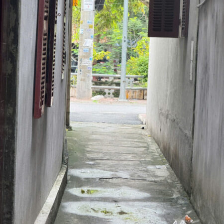 cc gửi bán nhà dân xay 2 tầng kì bá, cách 1 nhà ra lý thái tổ