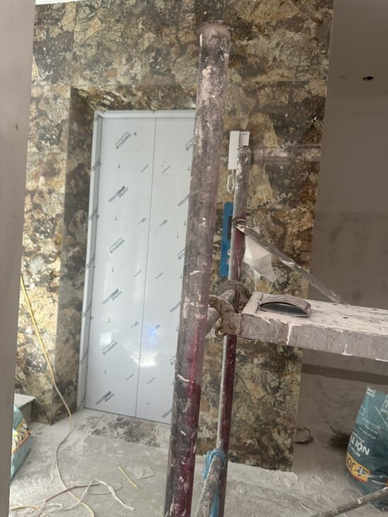 NHÀ XÂY MỚI CẦU GIẤY – THANG MÁY – NGÕ THÔNG – CÁCH 20M RA Ô TÔ_ 6 TẦNG – 38M2-9,5 TỶ.