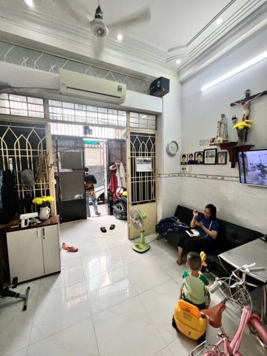 Nhà 3 tầng FULL nội thất Cách mạng Tháng 8, Tân Bình