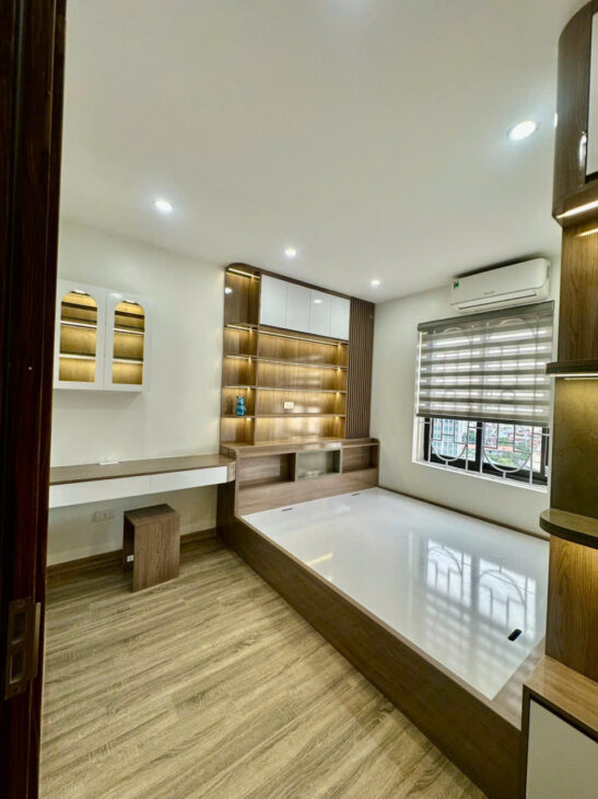 Bán căn hộ chung cư CT9 KĐT Định Công 72m2 3 ngủ sổ đỏ giá 4 tỷ 950tr