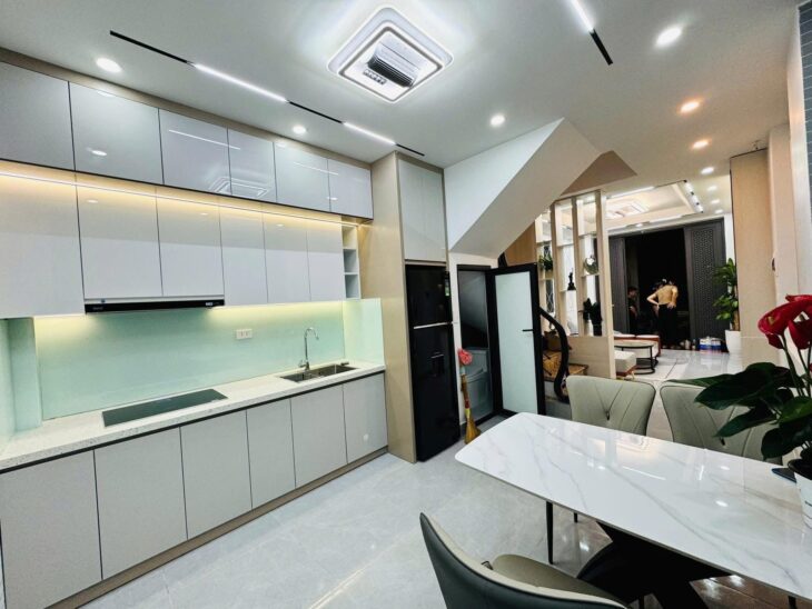 CỰC PHẨM KHƯƠNG HẠ – NGÕ THÔNG – 3 GÁC TRÁNH – FULL NỘI THẤT – BAY NHANH