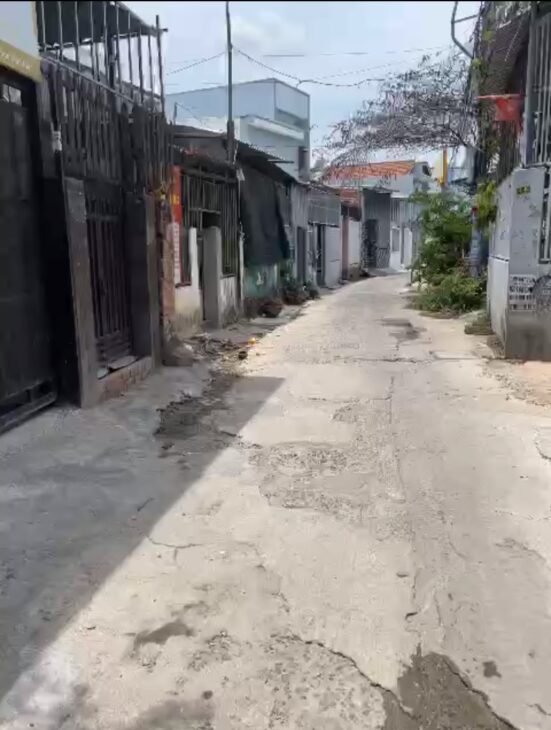 BÁN NHÀ CẤP 4 HẺM NGUYỄN KHUYẾN ĐƯỜNG Ô TÔ PHƯỜNG BẮC NHA TRANG GIÁ 2TY8