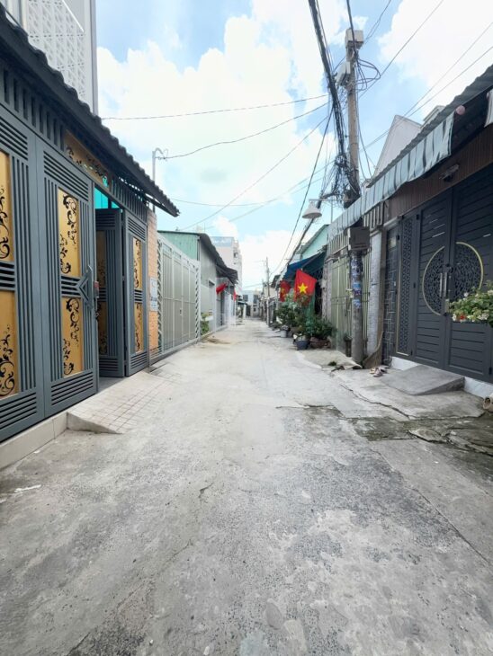 NHÀ 4 TẦNG BTCT MỚI ĐẸP LUNG LINH 60M2, NGAY BẾN XE BUÝT HIỆP THÀNH. QUẬN 12.