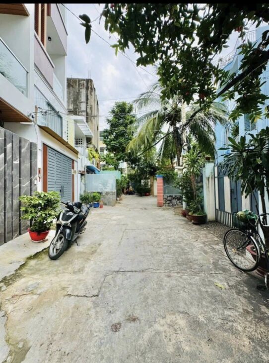 Nhà Phan Đăng lưu 5 Tầng 41m2 hẻm 6m trước nhà chỉ 7,85 tỷ