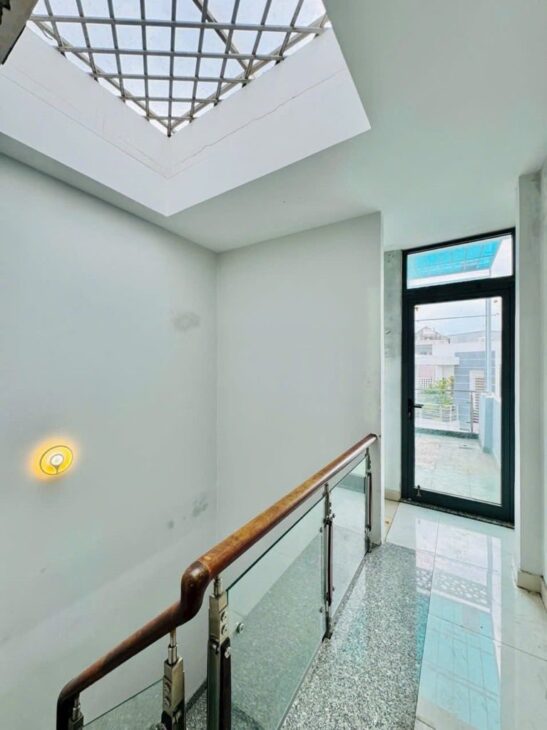 Nhà Phan Đăng lưu 5 Tầng 41m2 hẻm 6m trước nhà chỉ 7,85 tỷ