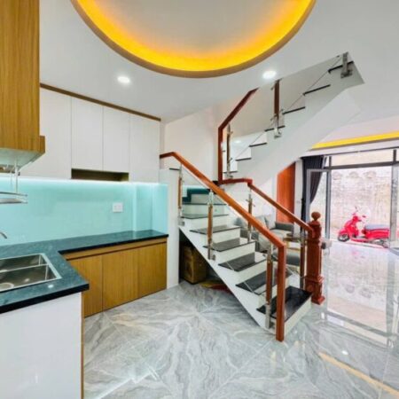 NHÀ 2 TẦNG LÔ GÓC 2 MẶT HẺM 38M2 HXH GẦN MẶT TIỀN BÙI VĂN NGỮ SÁT BÊN CHỢ NGÃ BA ĐÔNG QUANG. HIỆP