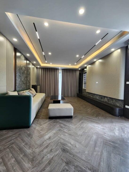 Bán nhà Võ Chí Công otô –thangmáy –gần phố – nhà đẹp ở ngay 60m 6tầng 15.5tỷ