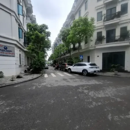 PHÂN LÔ- GARA -Ô TÔ TRÁNH BT KIẾN HƯNG- HÀ ĐÔNG 78mx 5 tầng, 3 thoáng, VỈA HÈ MT 7M 22,9 TỶ.