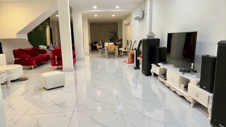 BIỆT THỰ 3 TẦNG CMT8 Q10 – HẺM XE HƠI 8M – DÒNG TIỀN 100TR/THÁNG