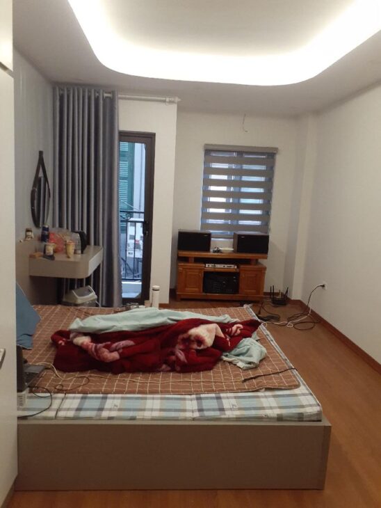 NHÀ MỚI–NỘI THẤT ĐẸP–XÂY CHẮC CHẮN – NGÕ THÔNG – CÁCH 20M RA Ô TÔ_ 5 TẦNG – 31M2-9,5 TỶ.