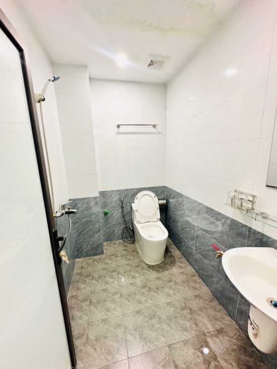 NHÀ MỚI PHẠM VĂN ĐỒNG – 30M2 – 5 TẦNG – 7.15 TỶ – Ở NGAY !!