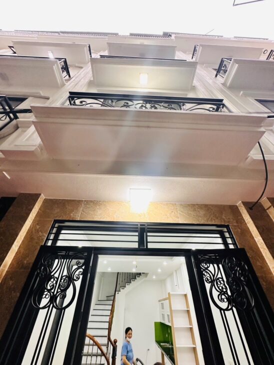 NHÀ MỚI PHẠM VĂN ĐỒNG – 30M2 – 5 TẦNG – 7.15 TỶ – Ở NGAY !!