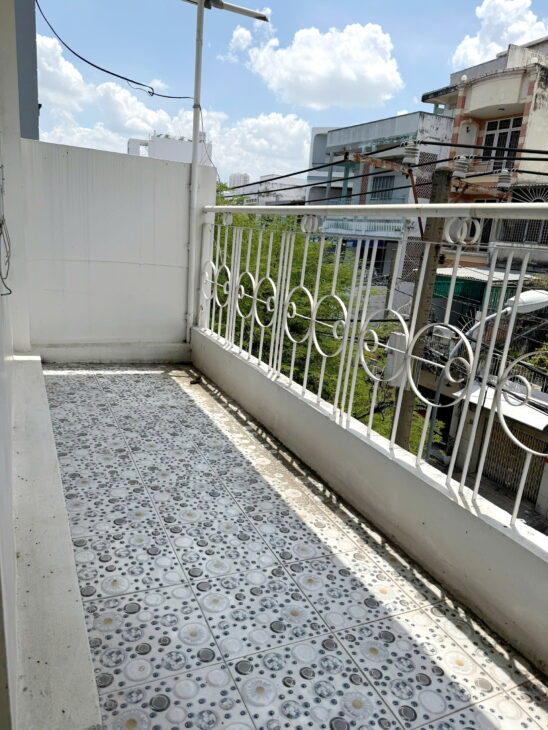 Cho thuê NNC 3 tầng MT đường Tùng Thiện Vương P11. Q8. Giá 17 triệu