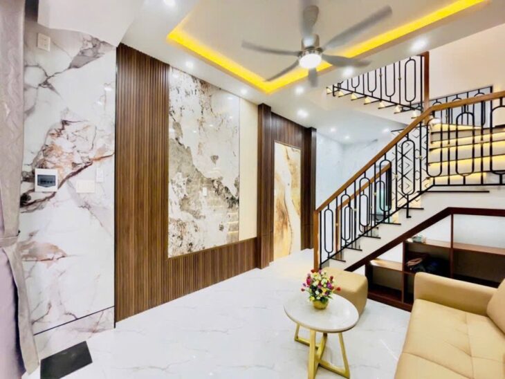 Nhà mới 2 tầng Full nội thất 21m2, Vuông – Đỗ Thúc Tịnh GV