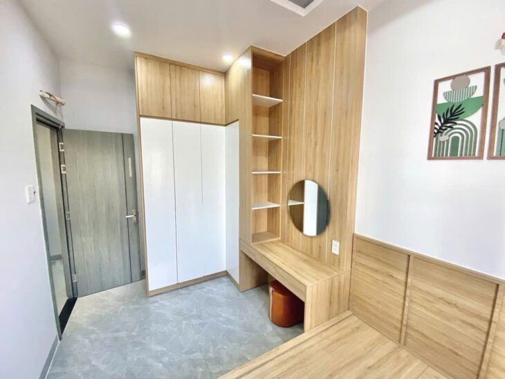 Nhà mới 2 tầng + Sân vườn 32m2 – Phạm Văn Đồng QV