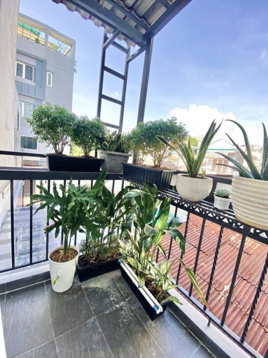 Nhà mới 2 tầng + Sân vườn 32m2 – Phạm Văn Đồng QV