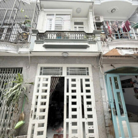 Nhà Vuông 2 tầng Hẻm xe hơi 30m2 – Đường Số 3 QV