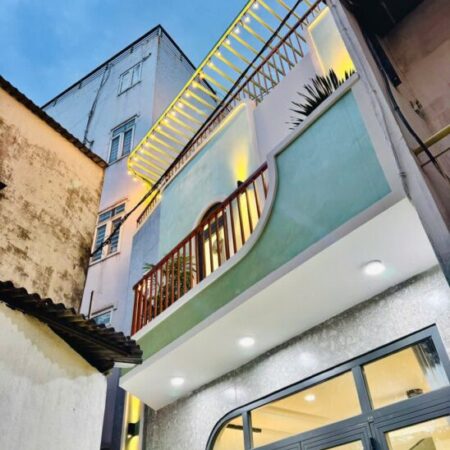 Nhà mới 2 tầng Full nội thất 27m2 – Thích Quản Đức PN