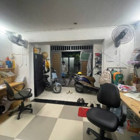 Mặt tiền lô góc gàn phạm văn đồng