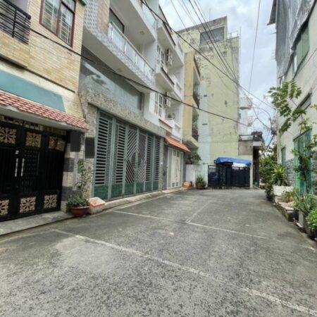 Bán nhà 3 tầng, đường Nguyễn Xuân Khoát, Quận Tân Phú, hẻm xe hơi 8m