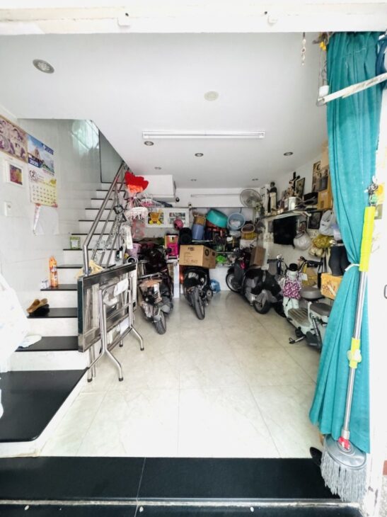 Bán nhà 3 tầng, đường Nguyễn Xuân Khoát, Quận Tân Phú, hẻm xe hơi 8m