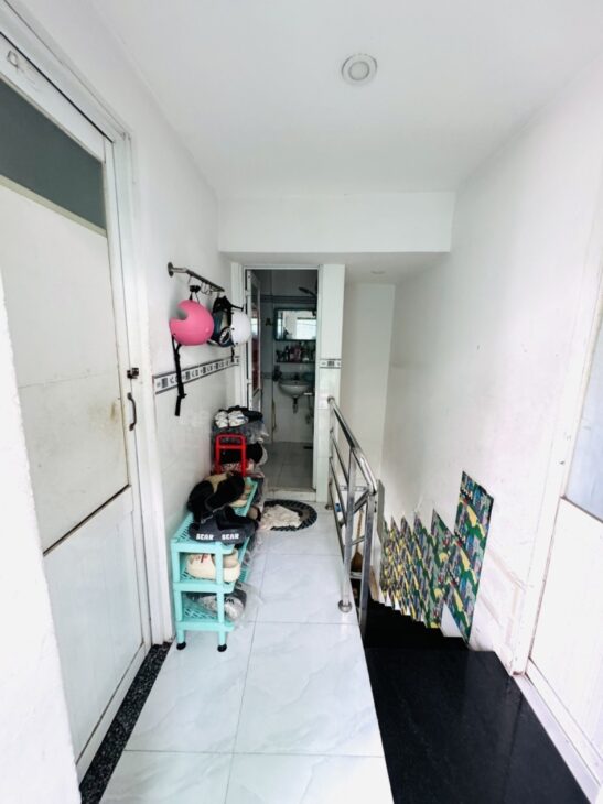 Bán nhà 3 tầng, đường Nguyễn Xuân Khoát, Quận Tân Phú, hẻm xe hơi 8m