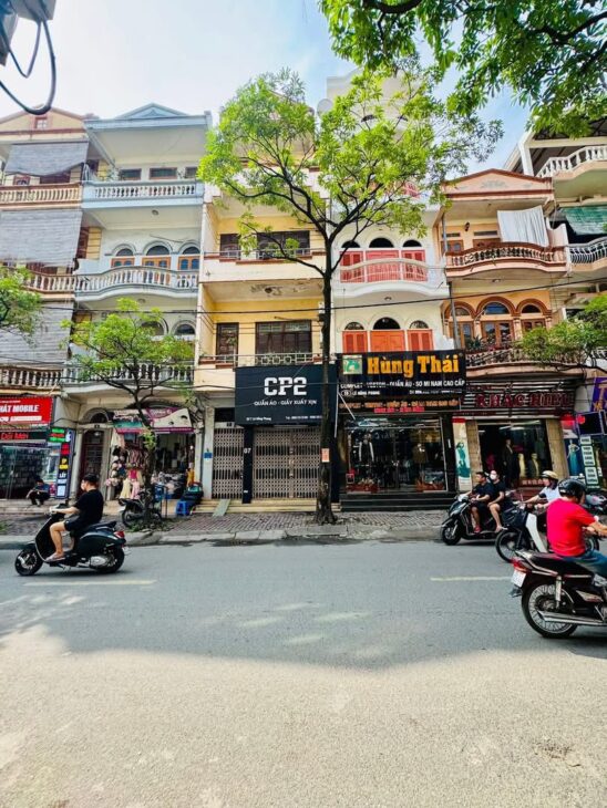 LOA LOA BÁN GẤP NHÀ LÊ HÔNG PHONG HÀ ĐÔN MẶT PHỐ – KINH DOANH – VỈA HÈ – 2 THOÁNG VĨNH VIỄN – TRUNG