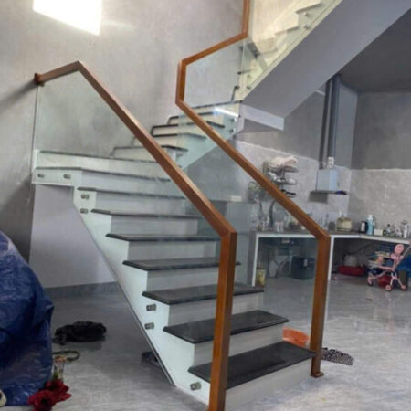 Mình cho thuê nhà hai cửa đi, mới, Trúc Bạch; vỉa hè 99m2* 4T- 31 Tr