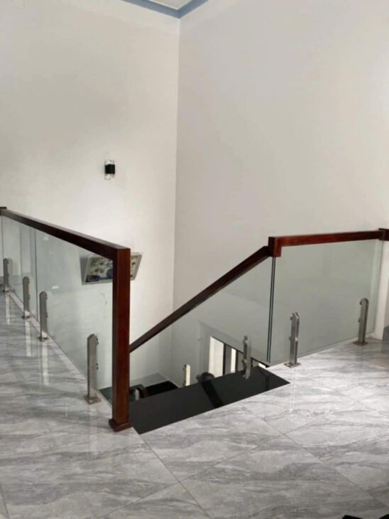 Tôi cho thuê nhà mới, căn góc, 95m2_ 5T; vỉa hè, Hoàng Quốc Việt-30 Tr