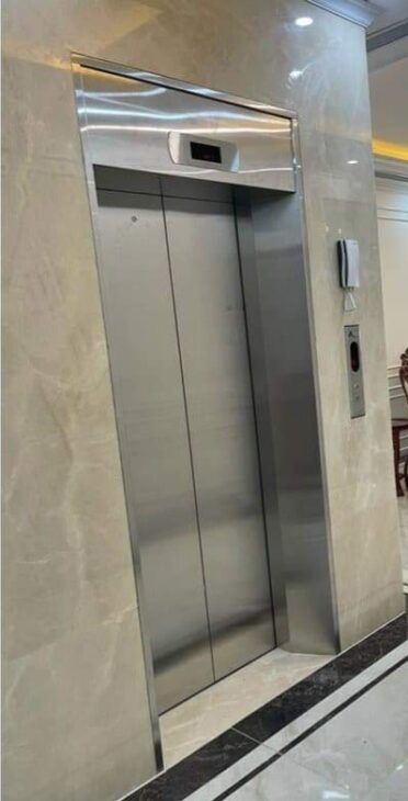 Tôi cho thuê nhà mới, căn góc, 94m2_ 5T; vỉa hè, Hoàng Quốc Việt-31 Tr