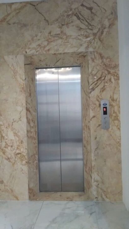 Tôi cho thuê nhà hai cửa đi, mới, Trúc Bạch; vỉa hè 100m2* 4T- 30 Tr