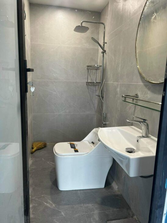 Tôi cho thuê Nhà căn góc, mới,vỉa hè, 115m2- 4T, Trần Nhân Tông_44 Tr