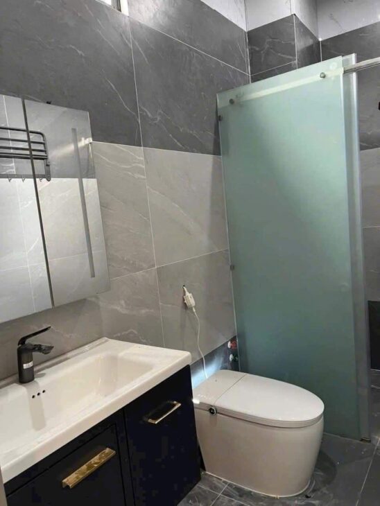 Tôi cho thuê nhà hai mặt tiền,mới,vỉa hè, 103m2- 5T, Thành Công_29 Tr