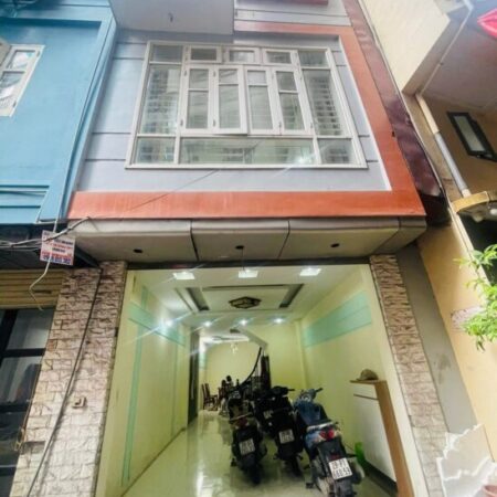 bán gấp nhà Linh Quang, Văn Chương, Đống Đa, 55m2, nhà 5 tầng, oto đậu cửa, kinh doanh cực tốt.