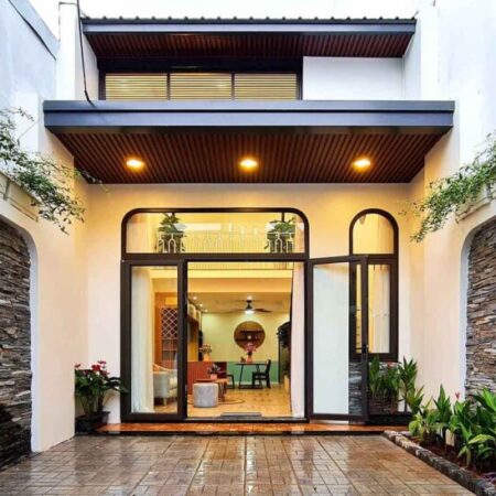 Bán nhà mặt phố Trần Sâm, Sơn Trà, Đà Nẵng. DT 180m2, 4 tầng, 10PN, Sổ Đỏ. Giá 20 tỷ. LH: 0932514255