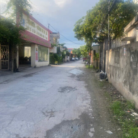 hàng hiếm bán lô đất mặt đường kinh doanh nguyễn đức cảnh gần lẩu ông già