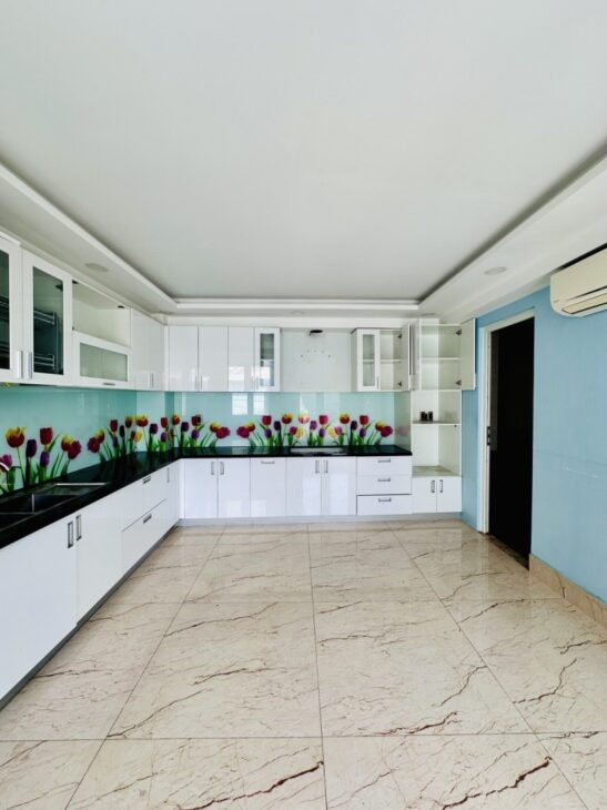 Bán nhà mặt phố Cộng Hòa, P.13 – mặt tiền 7.2m, 5 tầng