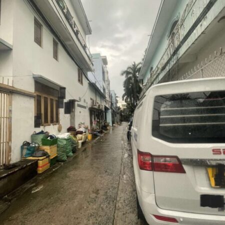 Bán nhà Đường Tân Quý, Quận Tân Phú, hẻm xe tải 6m, ngang 4.05m