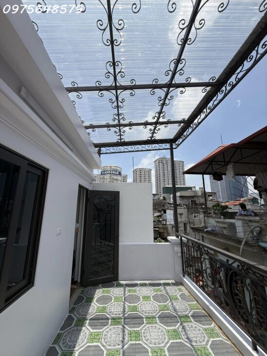 Bán nhà Nguyễn Khang 35m Gần phố Ô tô đỗ cửa Ở ngay