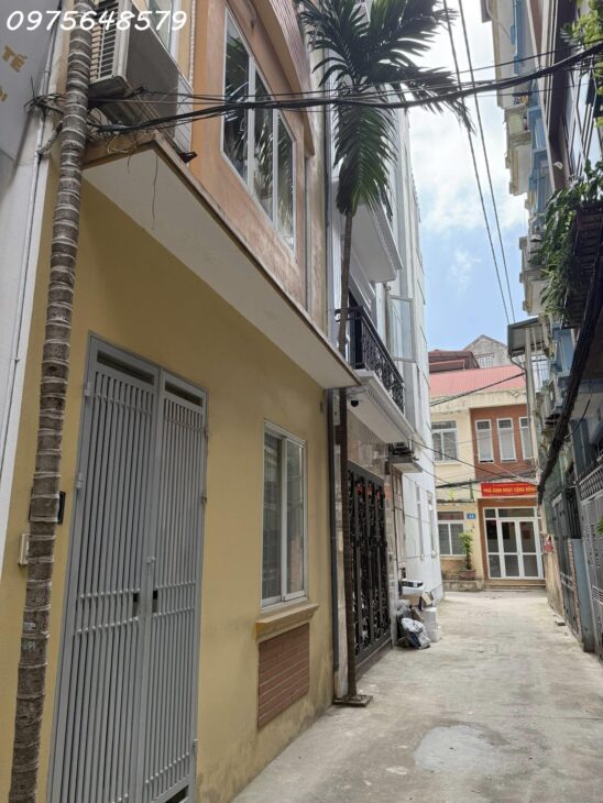 Bán nhà Nguyễn Khang 35m Gần phố Ô tô đỗ cửa Ở ngay