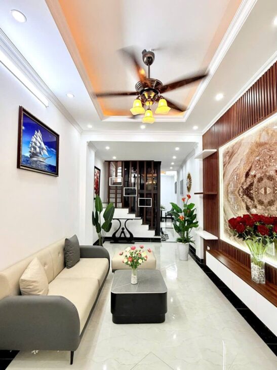 BÁN NHÀ BẠCH MAI HAI BÀ TRƯNG 4 TẦNG THANG MÁY FULL NỘI THẤT ĐẸP GẦN PHỐ 50M 10,5 TY