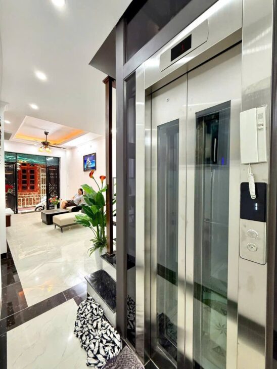 BÁN NHÀ BẠCH MAI HAI BÀ TRƯNG 4 TẦNG THANG MÁY FULL NỘI THẤT ĐẸP GẦN PHỐ 50M 10,5 TY