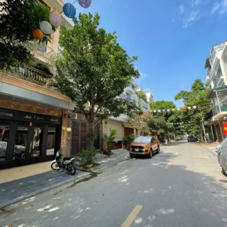 Bán LK KĐT văn Phú, Hà Đông,PHÂN LÔ, VỈA HÈ nhà đẹp, ở ngay, full nội thất xịn, thiết kế hiện đại Bán LK KĐT văn Phú, Hà Đông,PHÂN LÔ, VỈA HÈ nhà đẹp, ở ngay, full nội thất xịn, thiết kế hiện đại
